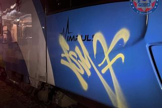 23-latek bazgrał po pociągach