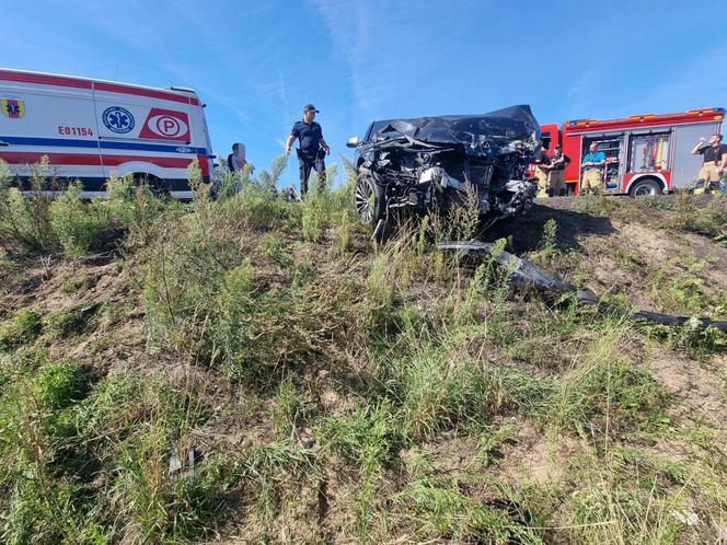 Śmiertelny wypadek pod Bełchatowem! 47-latek i 17-latka nie żyją