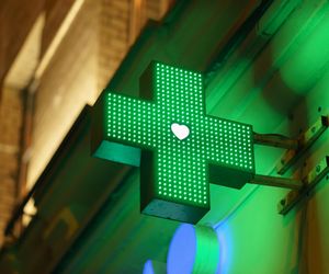 Już od stycznia mniej nocnych dyżurów aptek. Sprawdź, co nas jeszcze czeka po zmianie przepisów