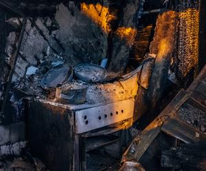 Dramat w Głowaczowie! Zwłoki mężczyzny przez cztery miesiące leżały w zgliszczach spalonego domu!