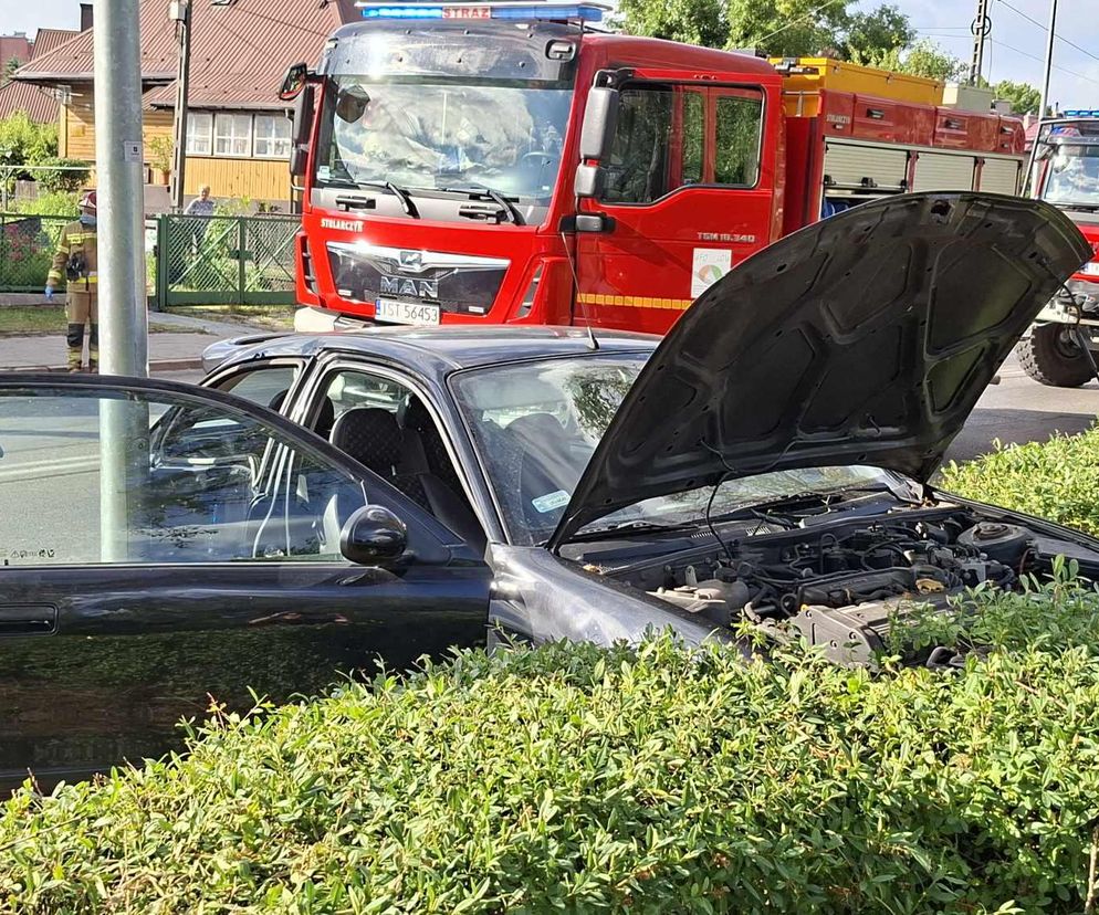 Wypadek na Kaczyńskiej w Starachowicach. Autem podróżowała kobieta w ciąży