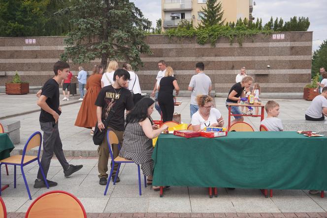 Piknik mieszkańców z karatekami w Skarżysku-Kamiennej