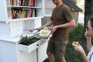 Ruda Śląska: Dają książkom drugie życie! W Kochłowicach powstała Książkodzielnia [ZDJĘCIA]