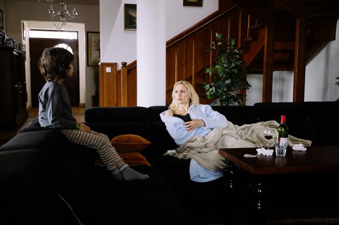Na Wspólnej, odcinek 3310: Ilona (Anna Samusionek), Wiktorek (Kajetan Borowski) 