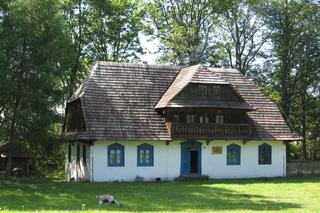 Pierwsze powojenne muzeum pod otwartym niebem powstało w Małopolsce. To tu kręcono słynne filmy