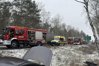 Wypadek na DK 10 w Solcu Kujawskim! Jedno z aut wylądowało w rowie [ZDJĘCIA]