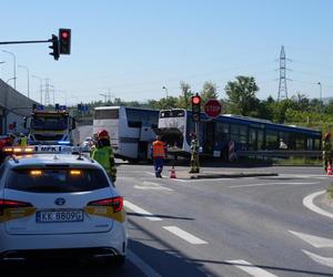 Kraksa autobusów w Nowej Hucie. Nie żyje 61-letni kierowca MPK