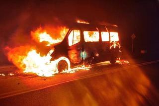 Wypadek w Kopciowicach. Bus stanął w płomieniach! W środku byli pasażerowie [ZDJĘCIA]