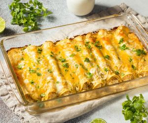 Zrobiłam naleśniki pod beszamelem według przepisu Ewy Wachowicz. Rodzina wciąż prosi o taki obiad