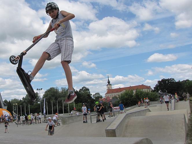 Dziś w Rzeszowie bezpłatne warsztaty jazdy na hulajnogach, rowerach i rowerach BMX