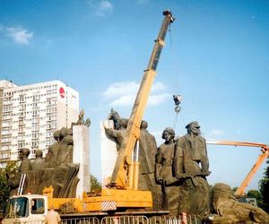 Te pomniki były symbolami stolicy.  Dziś już nie istnieją