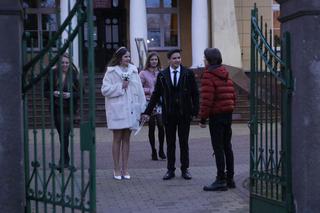 M jak miłość, odc. 1512: Lilka (Monika Mielnicka), Mateusz (Krystian Domagała), Ewa (Jowita Chwałek), Mikołaj (Jan Prznowski), Ala (Alicja Ostolska)