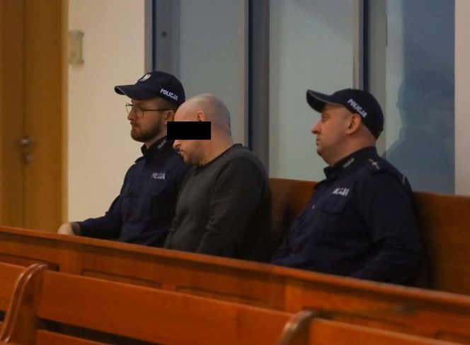Emerytowany żołnierz wypchnął żonę z balkonu. Sąd nie miał litości!