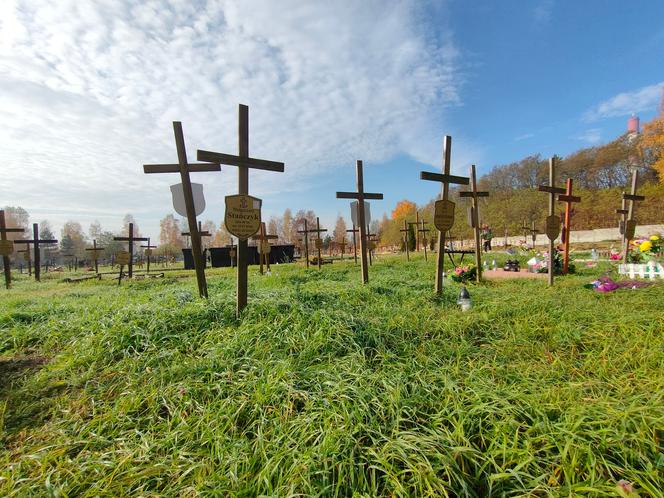 Odbyła się akcja „Światełko Pamięci”. Groby odwiedziło wiele osób