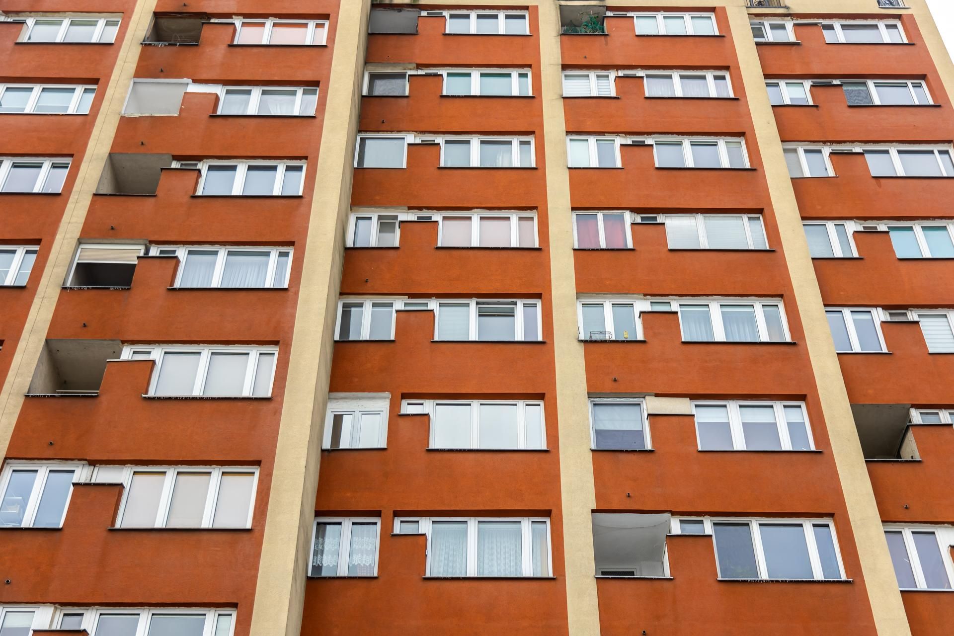 "Dom samotnych" na Etiudy Rewolucyjnej 9 w Warszawie