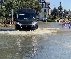 Tak wygląda zalany Lewin Brzeski. Zdjęcia z miasta walczącego z powodzią