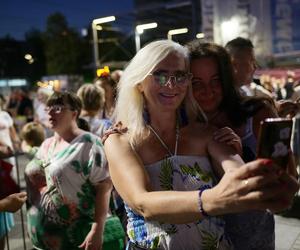 Potańcówka przed Teatrem Śląskim w Katowicach