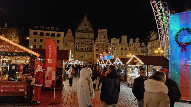 Tłumy na otwarciu Jarmarku Bożonarodzeniowego 2023 we Wrocławiu. Zobacz zdjęcia!