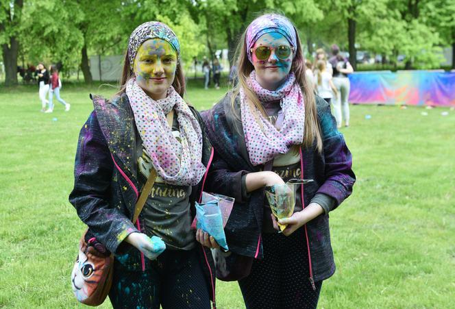 Lublin „wybuchł” kolorami. Holi Festival nad Zalewem Zemborzyckim