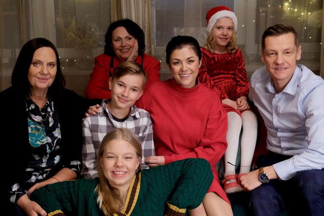 M jak miłość, odcinek 1852: Wyjątkowe Mikołajki na Deszczowej. Marysia z Filarską przygotują dzieciakom niespodziankę - ZDJĘCIA