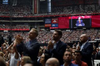 Pełny stadion w Arizonie. Ameryka pożegnała Charliego Kirka. Trump: Miał wpływ na młodzież