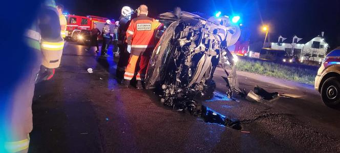 Wypadek w Łysomicach koło Torunia. Samochody wyglądały jak po bitwie