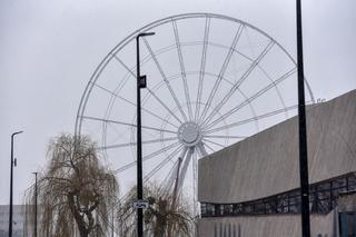 Efektowny diabelski młyn w Toruniu.  Tak wygląda Oko Kopernika