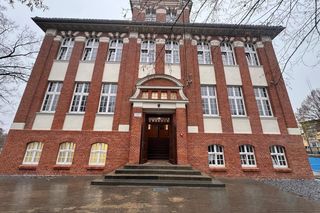 Ta zabytkowa szkoła ma ponad 100 lat. Po latach starań odzyskała blask