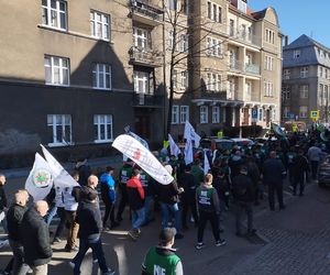 Górnicy protestowali pod ministerstwem przemysłu w Katowicach przeciwko likwidacji KWK Bielszowice