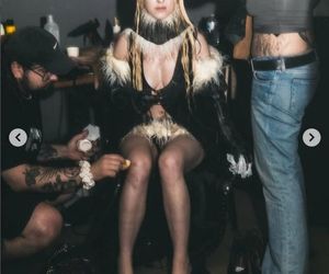 Nie wyszło na Eurowizji, więc poszła w modę. Luna szokuje kolejny raz