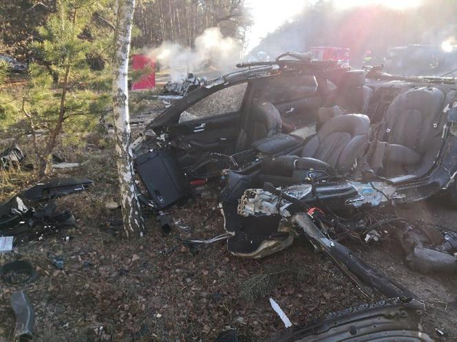 Chciał ukraść auto, społonął pod cysterną