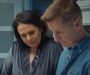 M jak miłość, odcinek 1848: Marysia (Małgorzata Pieńkowska), Paweł (Rafał Mroczek) 