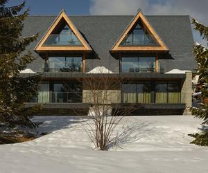 Shelter House w Kościelisku: dom w duchu tatrzańskiego schroniska