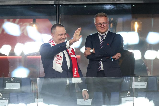 Karol Nawrocki pozdrowił chłopca na meczu Polska - Finlandia