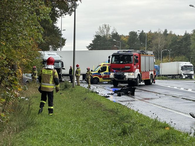 Piotrków Trybunalski. Śmiertelny wypadek kierującej saabem. Zginęła na oczach dzieci [ZDJĘCIA].