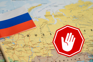 Rosja gra z Zachodem w „kotka i myszkę”. Obchodzi sankcje względnie skutecznie