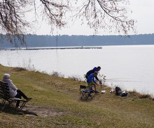 Wiosna rozgościła się w Lublinie! Mieszkańcy tłumnie ruszyli w niedzielę nad Zalew Zemborzycki, który otworzył Edward Gierek