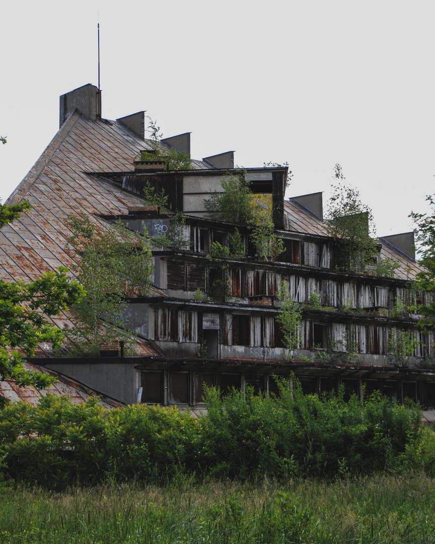 Modernizm w Ustroniu - co zwiedzić? Zdjęcia socmodernistycznych budynków