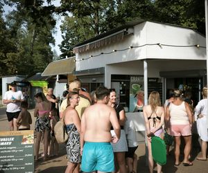 Długi sierpniowy weekend na plaży w Osiecznej