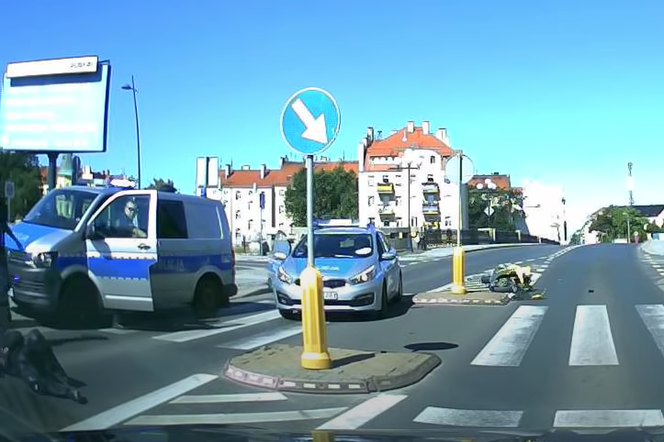 Pościg za motocyklistą w Legnicy zakończył się wypadkiem. Całe zdarzenie NAGRAŁ przypadkowy świadek