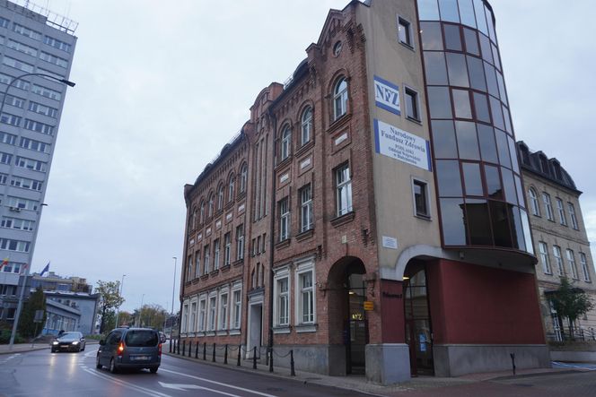 Zabytkowa fasada z XX wieku zachwyca białostoczan. Dzisiaj mieści się tam słynna instytucja