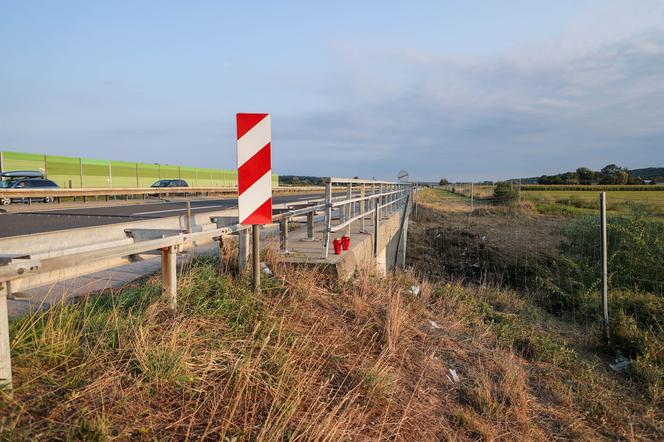 Na ziemi leży różaniec i pudełko z Matką Boską. Wstrząsający obraz po katastrofie autokaru na Chorwacji