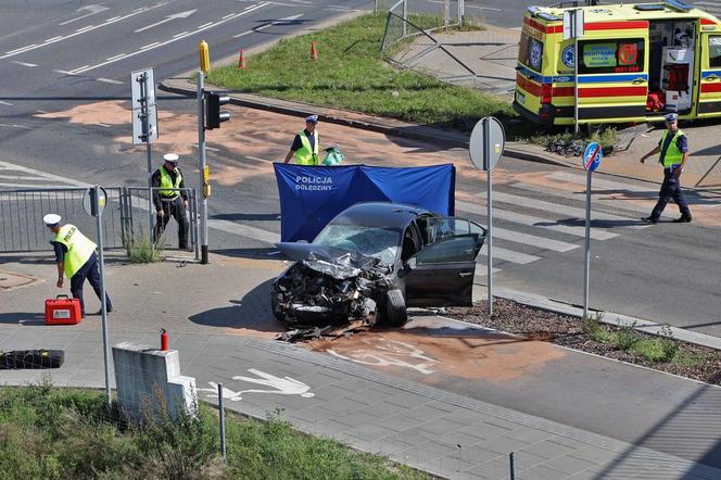 Śmiertelny wypadek z udziałem karetki! Kierowca nie miał szans