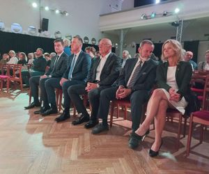 Wręczono Leszczyńskie Laury Oświaty. Zdolnym uczniom ze szkół w Lesznie
