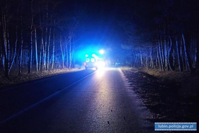 Ojciec nie żyje, 15-letni syn został ranny. W rowerzystów wjechał samochód