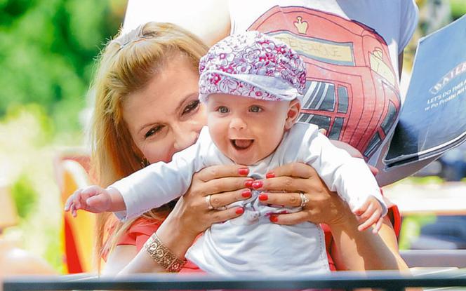 Kasia Skrzynecka: Moja córeczka ciągle się śmieje