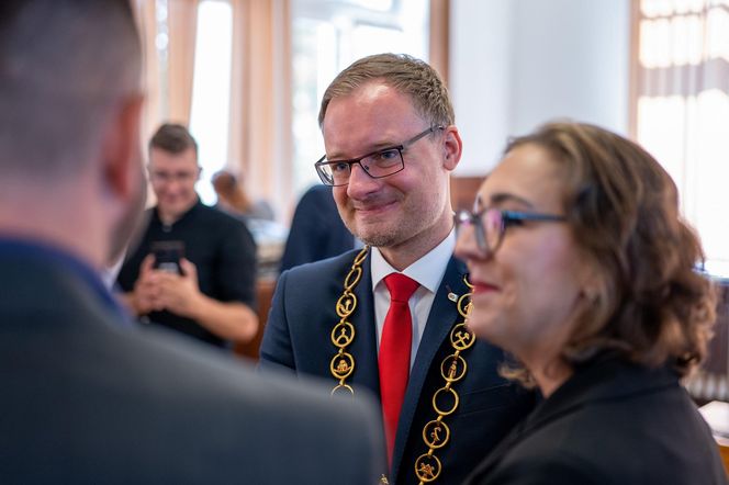 Zaprzysiężenie nowego prezydenta Zabrza. Kamil Żbikowski złożył ślubowanie i zwrócił się do mieszkańców