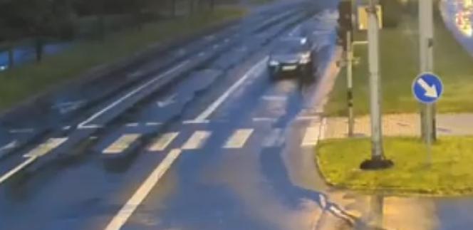 Pijackie manewry kierowcy w centrum Olsztyna. Miał prawie 4 promile! [WIDEO]