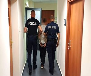 Zaatakował kobietę i chciał ukraść jej torebkę.  Już trafił za kratki