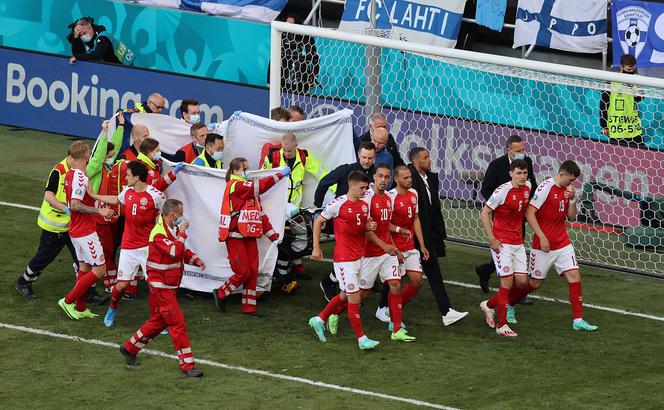 Mecz Dania - Finlandia przerwany! Piłkarz Christian Eriksen stracił przytomność